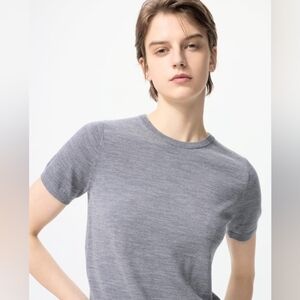 Uniqlo 100% Merino Wool Crew Neck Sweater Short Sleeve Knit